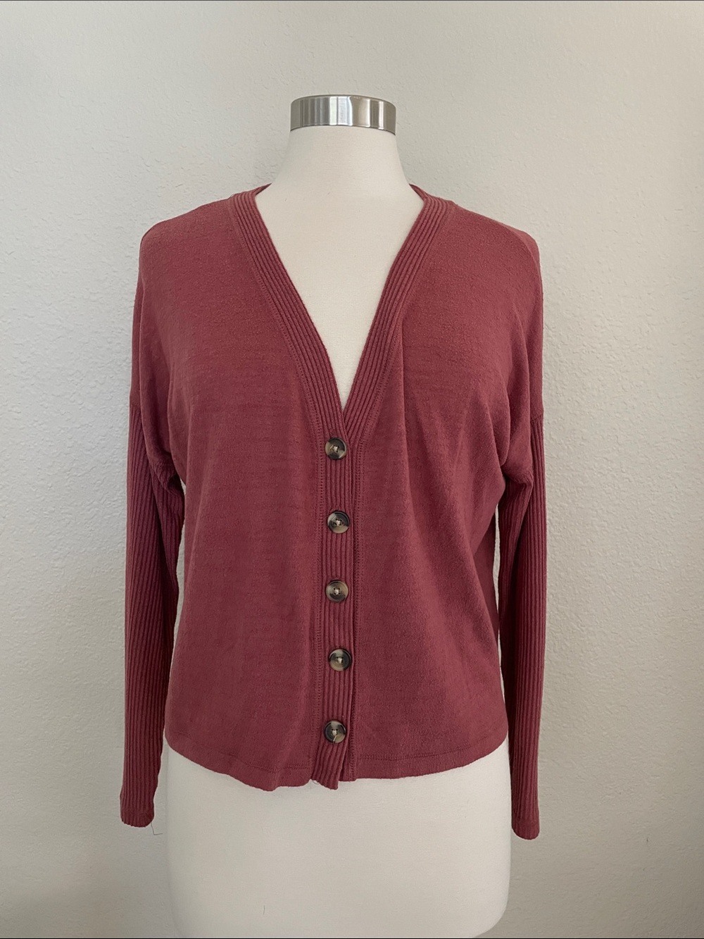 Abercrombie & Fitch Mauve Button-Front V-Neck Cardigan